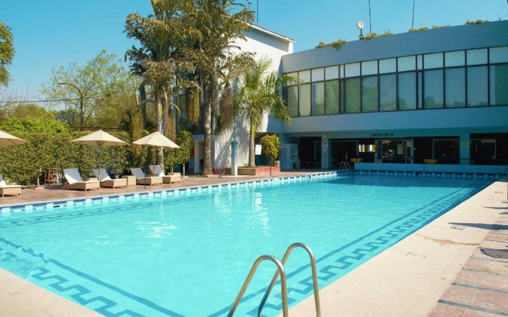 Best Western Resort Country Club Gurgaon Exterior foto