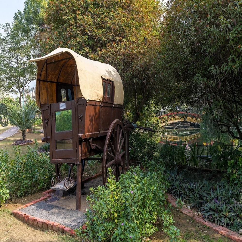 Best Western Resort Country Club Gurgaon Exterior foto
