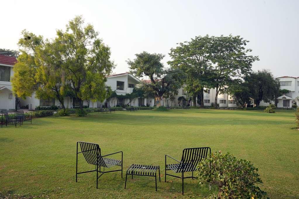 Best Western Resort Country Club Gurgaon Exterior foto