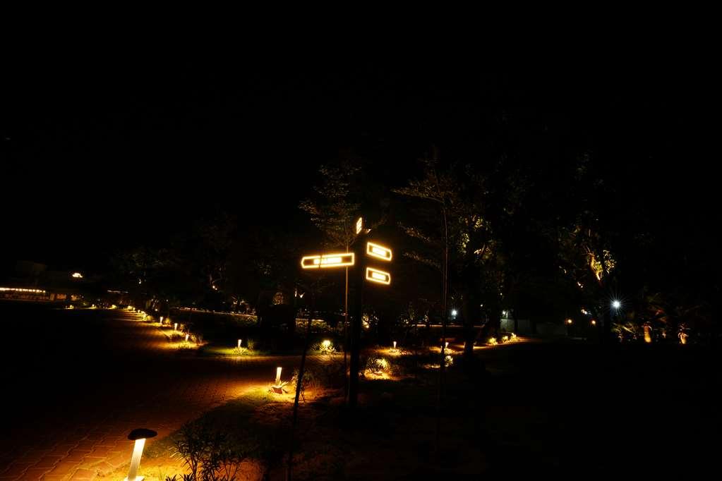 Best Western Resort Country Club Gurgaon Exterior foto
